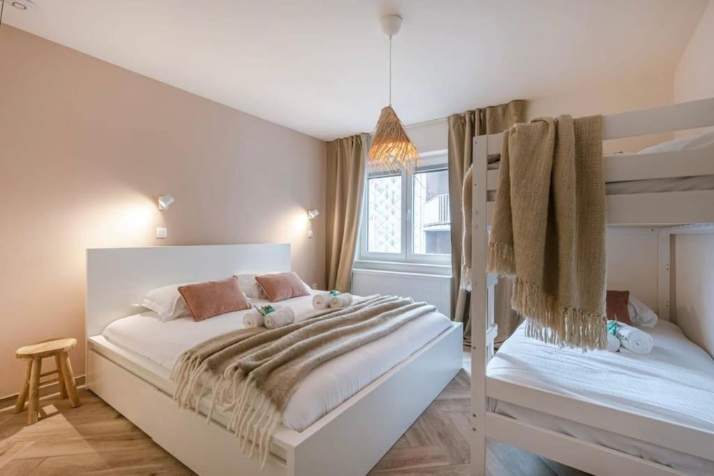 Juan - Stijlvol Appartement Met Uitzicht Op De Kaai Ostende Exterior foto